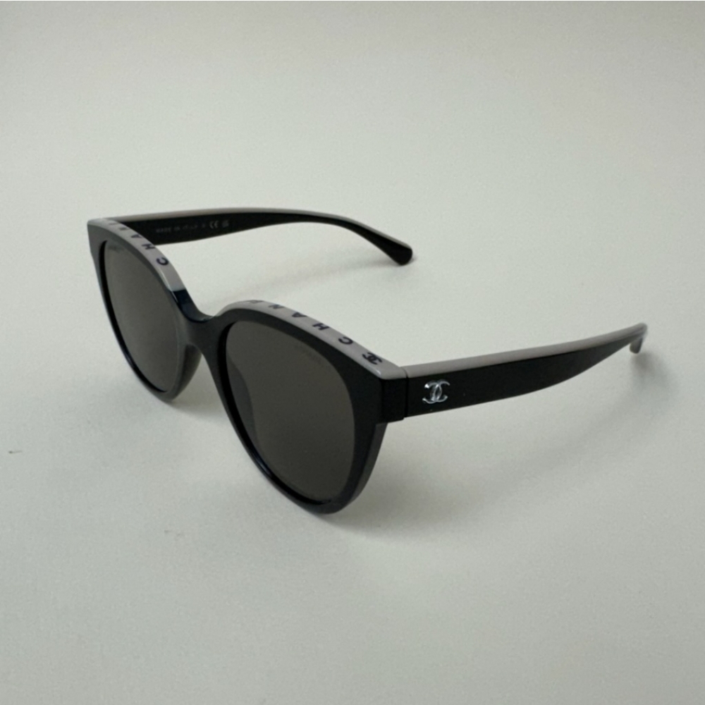 CHANEL Black and Cream Cat-Eye Sunglasses
